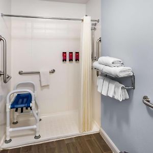 Queen Room Mobility Access